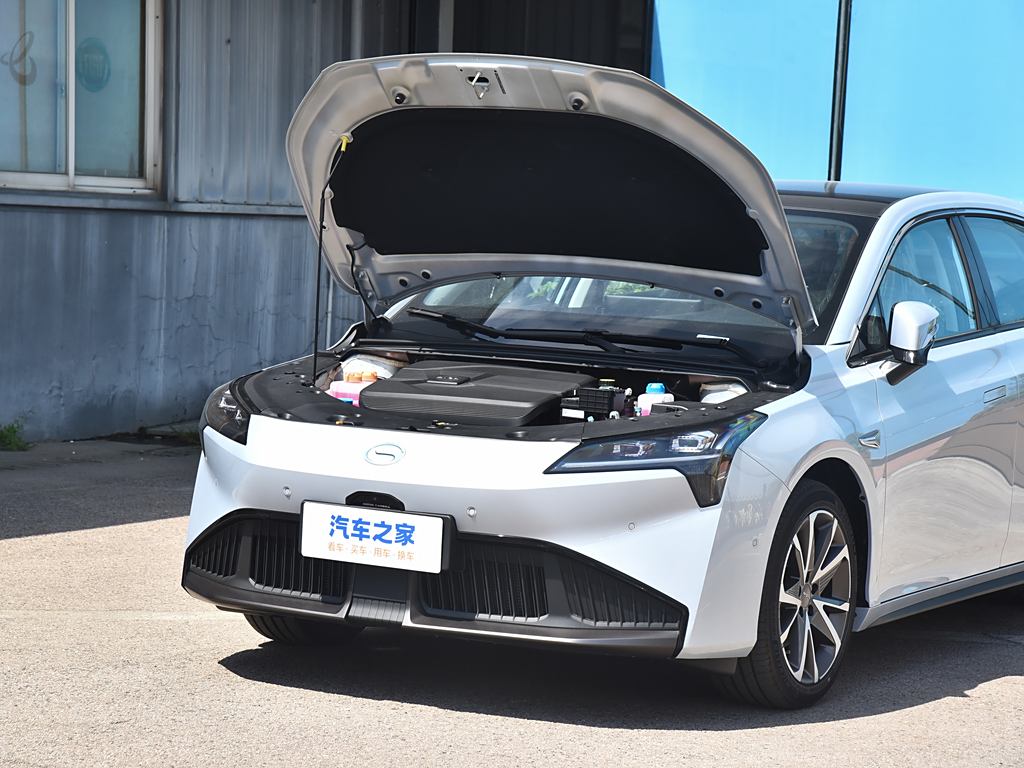 广汽再卷技术，无图智驾和固态电池2026年上车