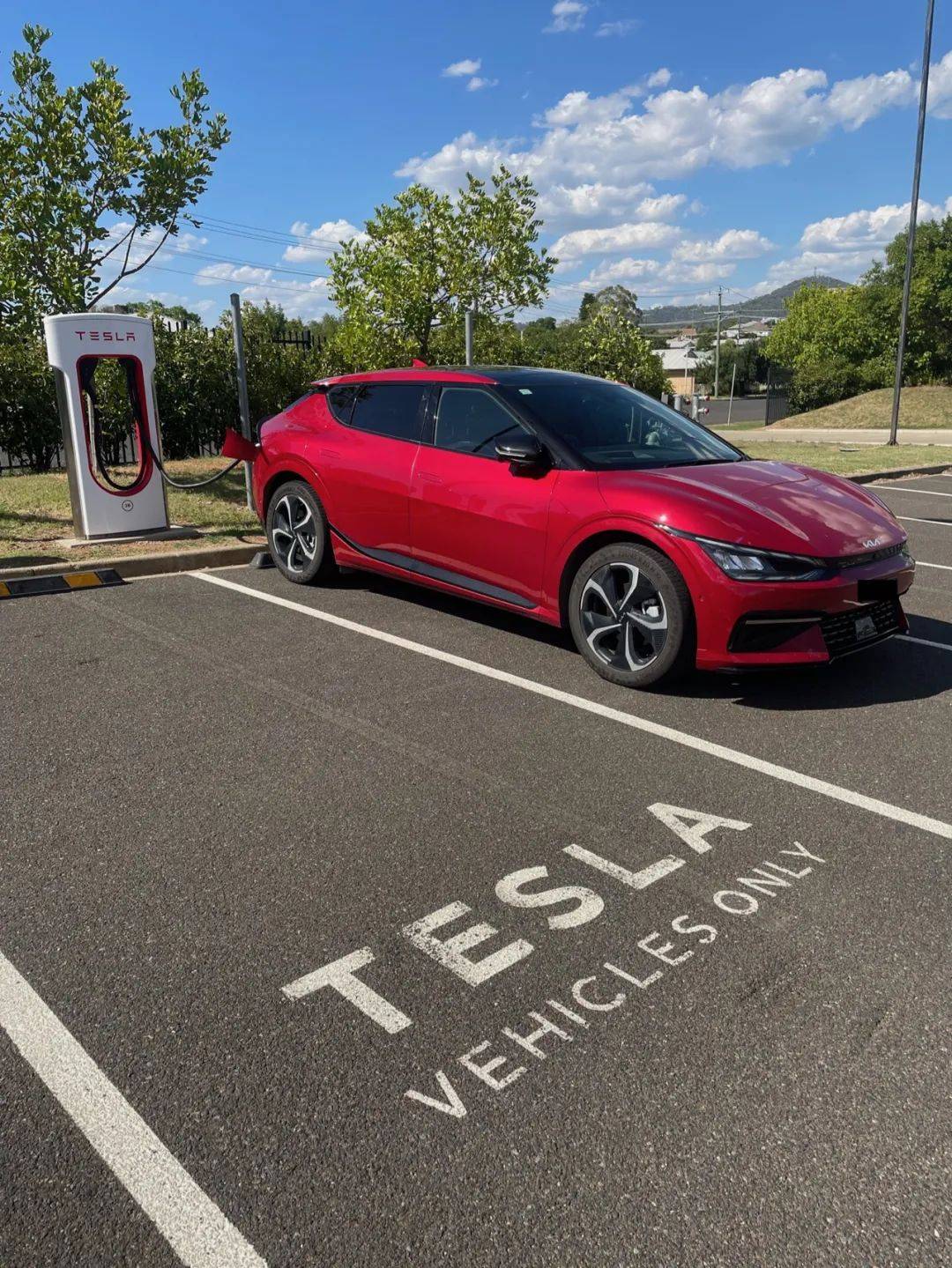 【国际快讯】奔驰暂停开发MB.EA大平台；蔚来发布第二品牌“乐道”；雷诺集团发布自动驾驶战略