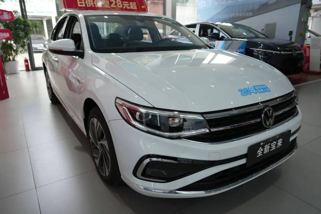 新款皇冠陆放上市，至高降价4.9万元