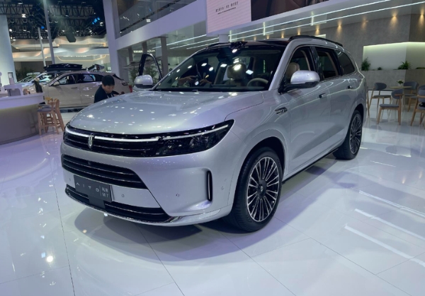 “国民SUV”再升级，问界新M7 Ultra售28.98万起，上市即交付