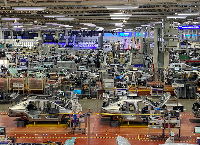 亮道智能海外智驾测试服务车展首秀，助力车企出海加速度