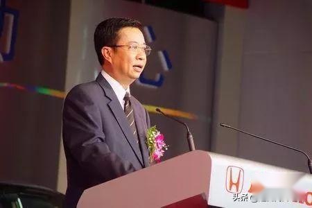 广汽集团曾庆洪：建议纯电汽车占比50%后“油电同权”