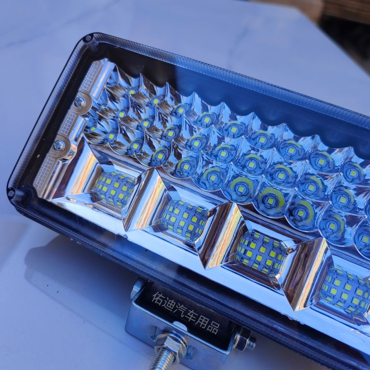 通用汽车申请基于摄像头的自适应亮度倒车灯专利 以充分优化车辆后部照明