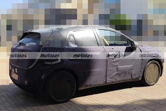 内饰双屏幕 蔚来"萤火虫"首款车型再曝光