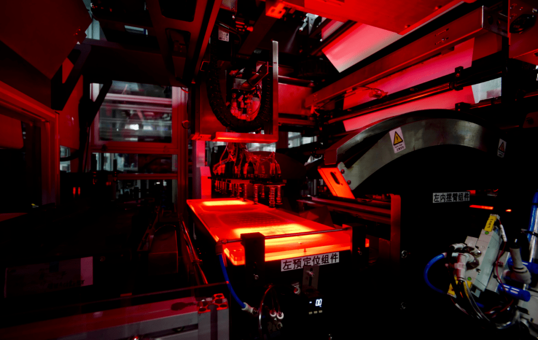 蜂巢能源第二代短刀快充铁锂电芯已大批量交付，预计今年可交10万套