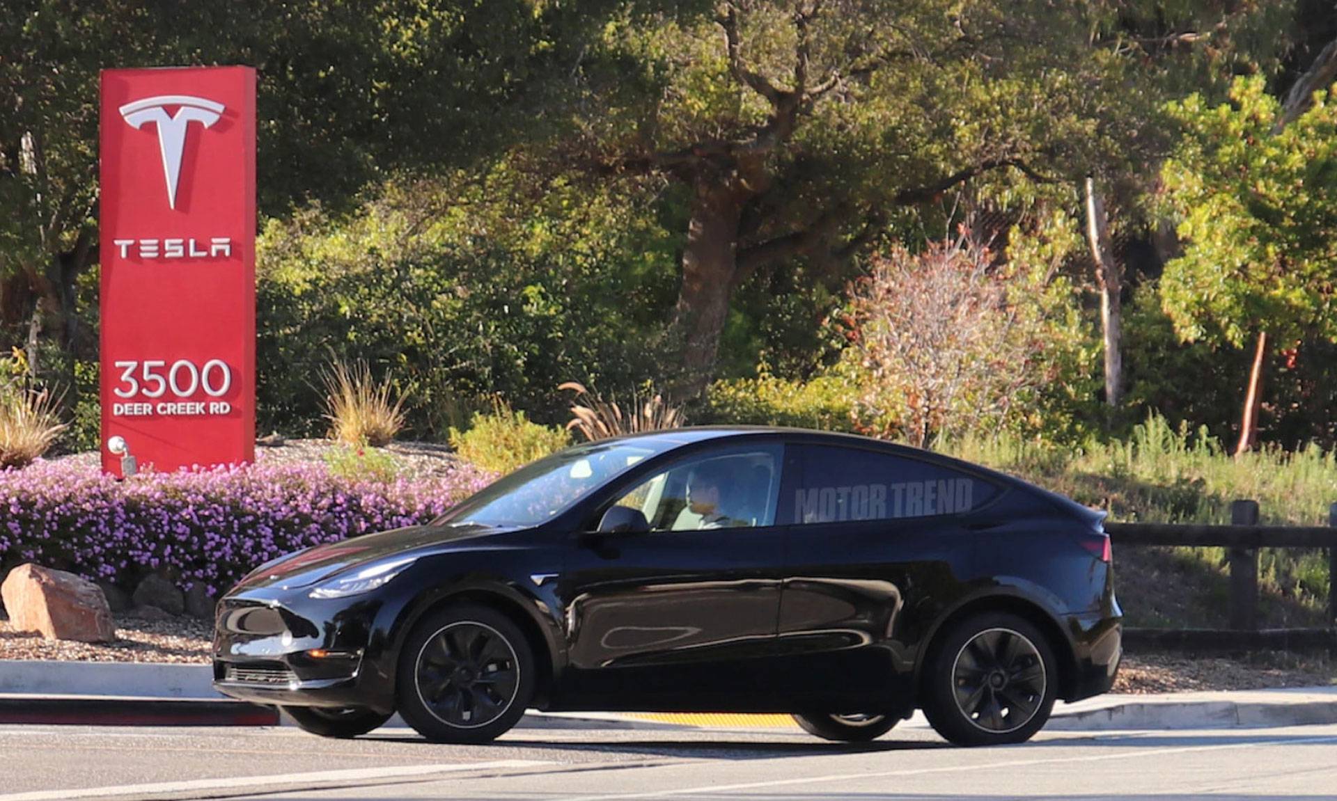 预计8月份发布 新款特斯拉Model Y谍照曝光