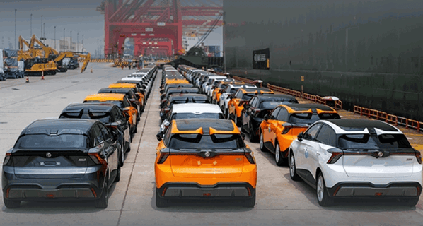 【国际快讯】美国推迟对中国电动车等产品征收新关税；传比亚迪寻求进入加拿大汽车市场；特斯拉在美国召回185万辆汽车