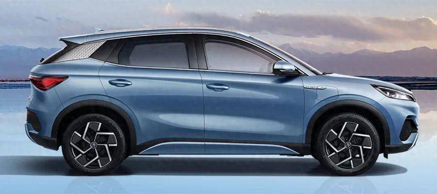 【国际快讯】美国推迟对中国电动车等产品征收新关税；传比亚迪寻求进入加拿大汽车市场；特斯拉在美国召回185万辆汽车