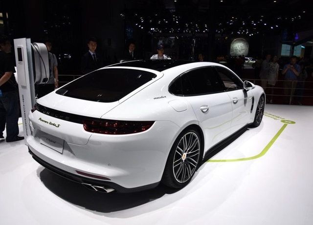 保时捷Panamera Turbo S E-Hybrid官图发布