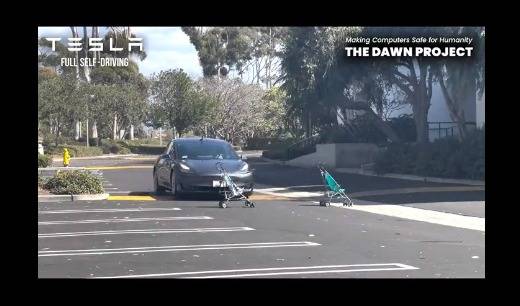 特斯拉分析师试驾FSD时险些撞车