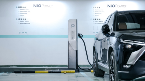 鸿蒙智行充电服务已在340多座城市开通超90万根充电枪