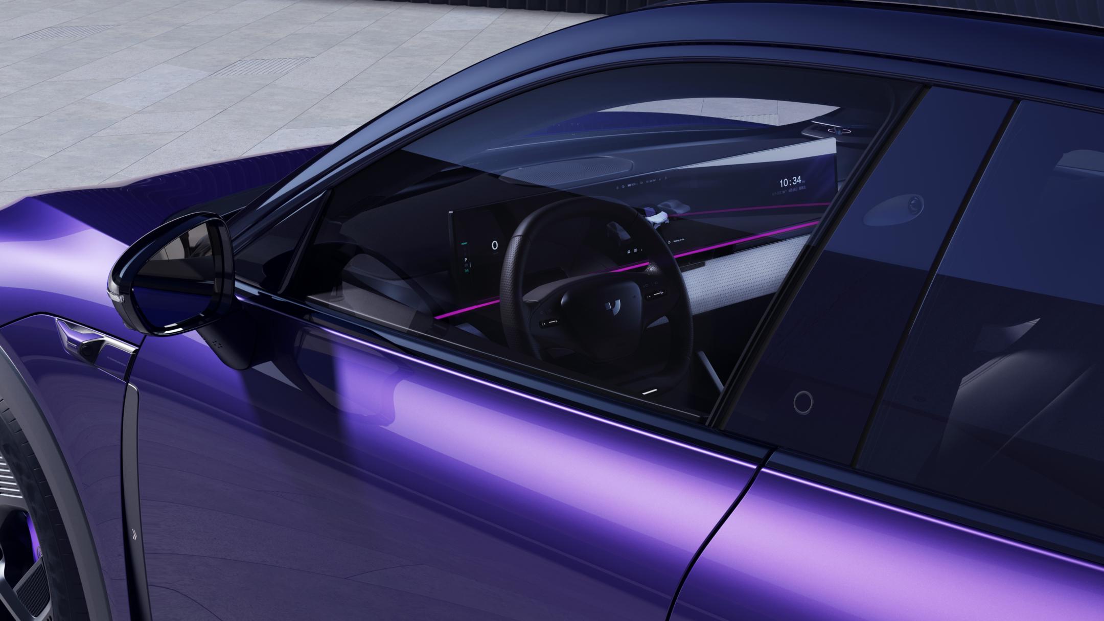 “富二代”极越，开始逆袭了？