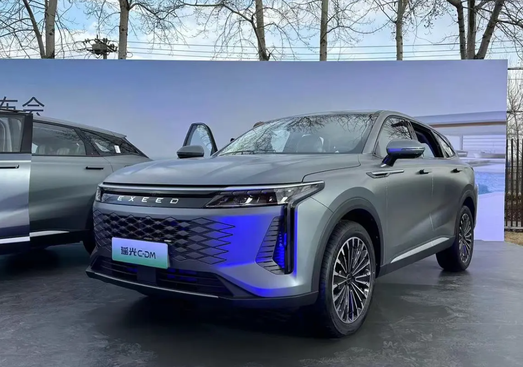 “四擎四驱超混SUV”星途瑶光C-DM电四驱开启预售，20.98万元起