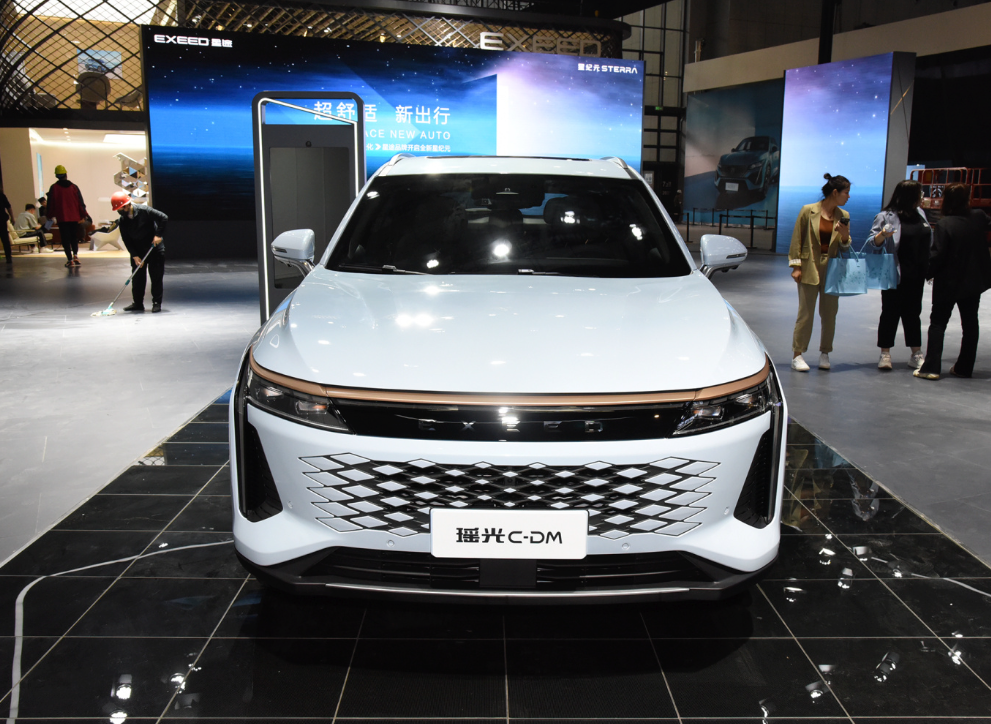 “四擎四驱超混SUV”星途瑶光C-DM电四驱开启预售，20.98万元起