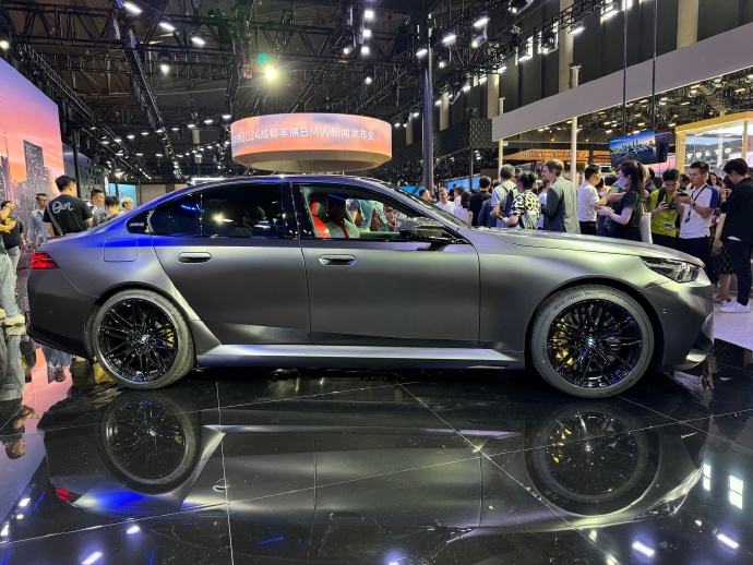 全新BMW X3长轴距版全球首发，更大体量、更高价值、更多驾趣
