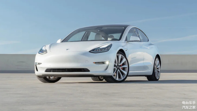 特斯拉坚持的无线充电，给补能带来何种改变？