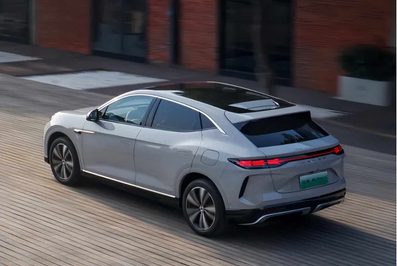 高阶智驾击穿20万元门槛，也是热销的开端