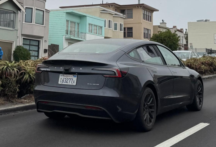 无人驾驶物流车？！特斯拉重磅推出Robovan！