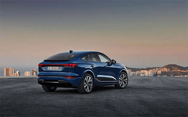 全新奥迪Q6 Sportback e-tron预告图发布