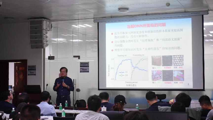 受神经系统启发 ULB开发新框架以部署自组织机器人群