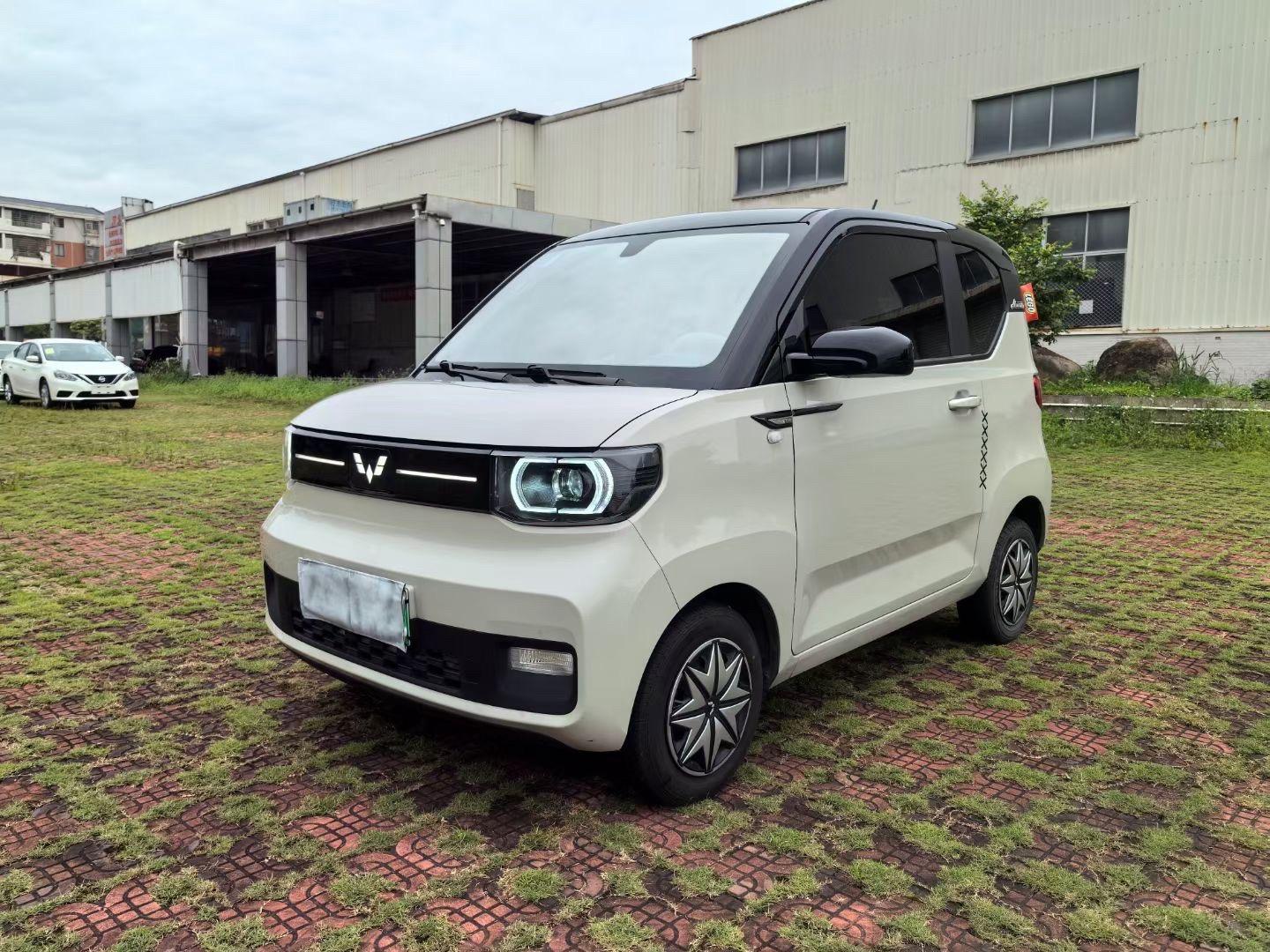 全新五菱宏光MINIEV三门版实车谍照曝光