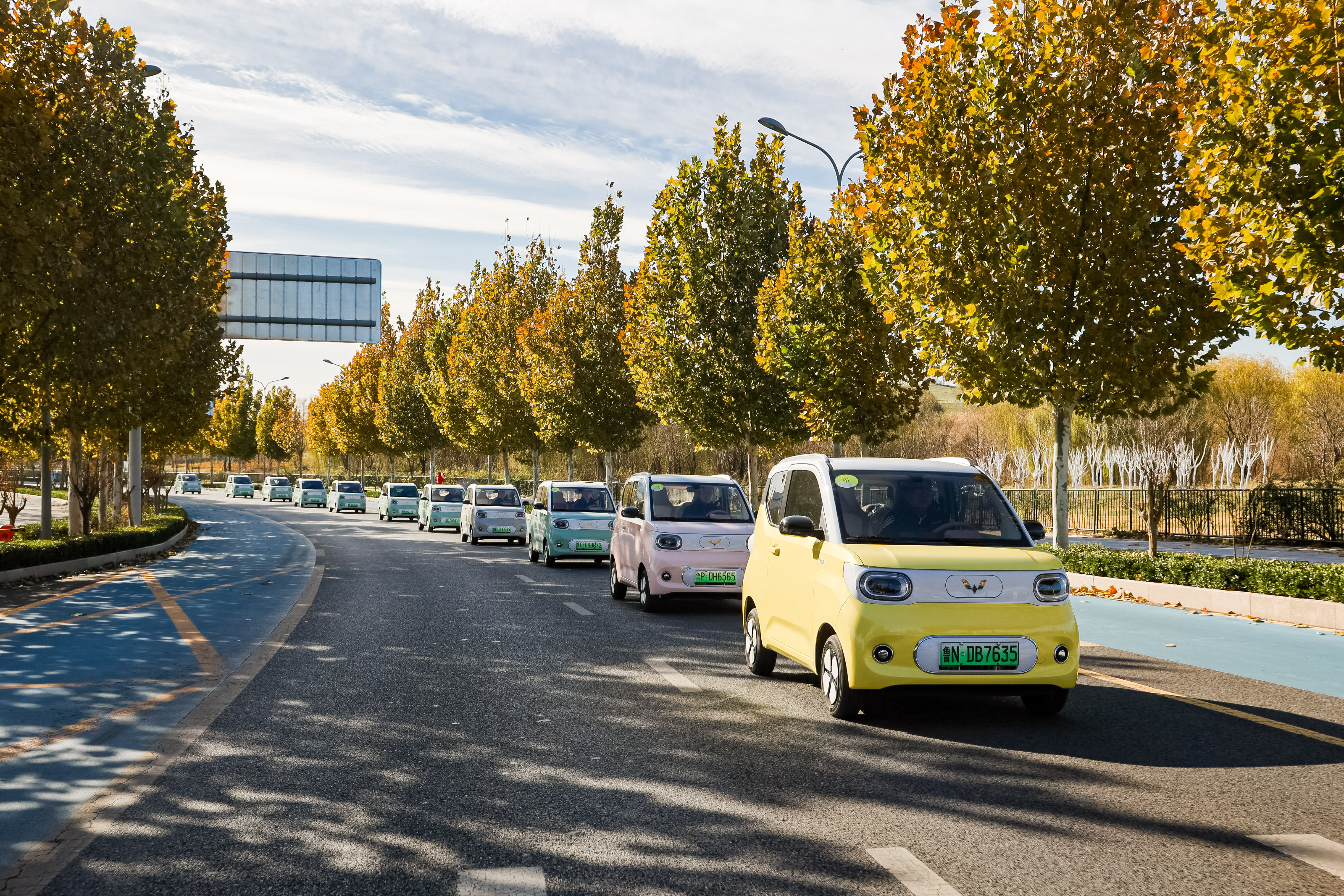 全新五菱宏光MINIEV三门版实车谍照曝光