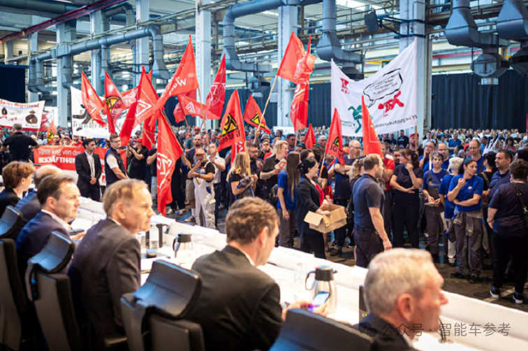 【国际快讯】大众工会呼吁12月1日举行罢工；瑞典Northvolt申请破产；欧洲10月新车销量微增0.1%