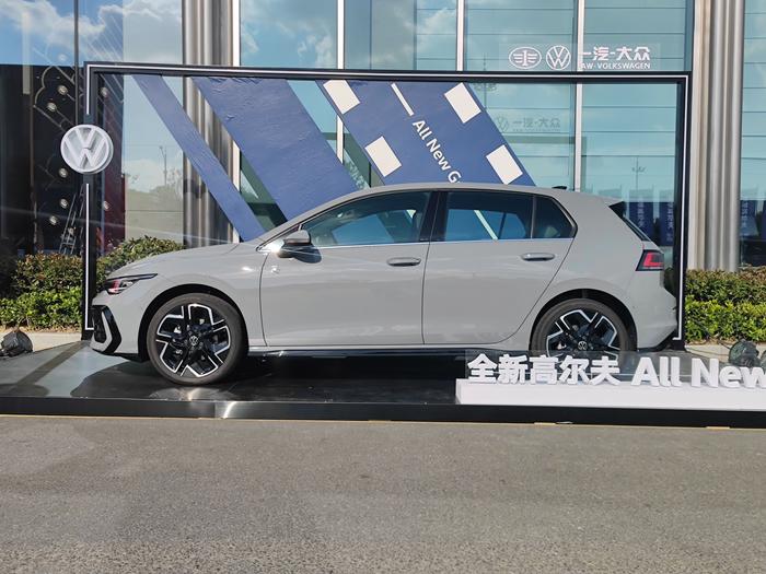 换装1.5T发动机 新款大众高尔夫家族亮相