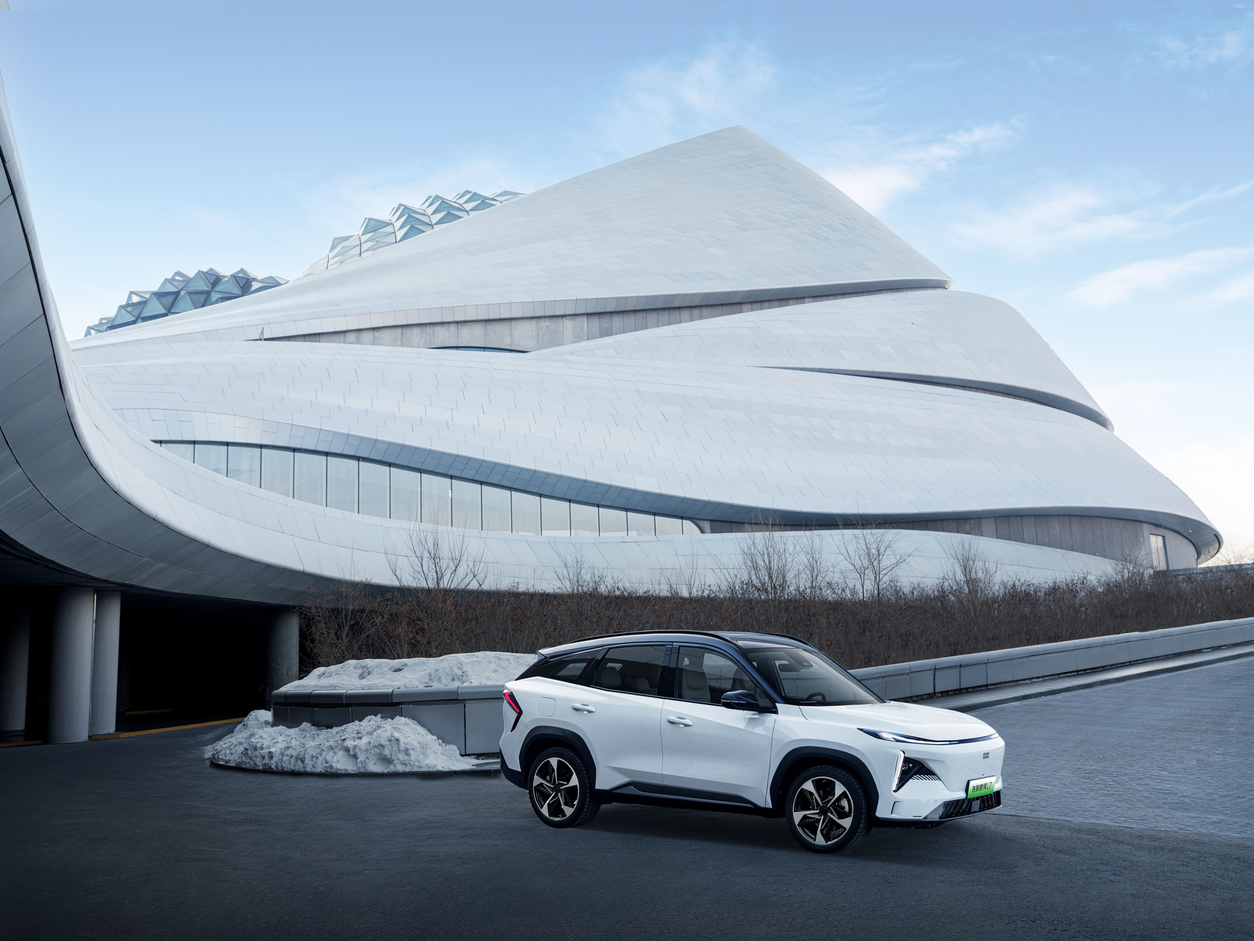 出征哈尔滨 吉利翼真L380成亚冬会官方指定用车