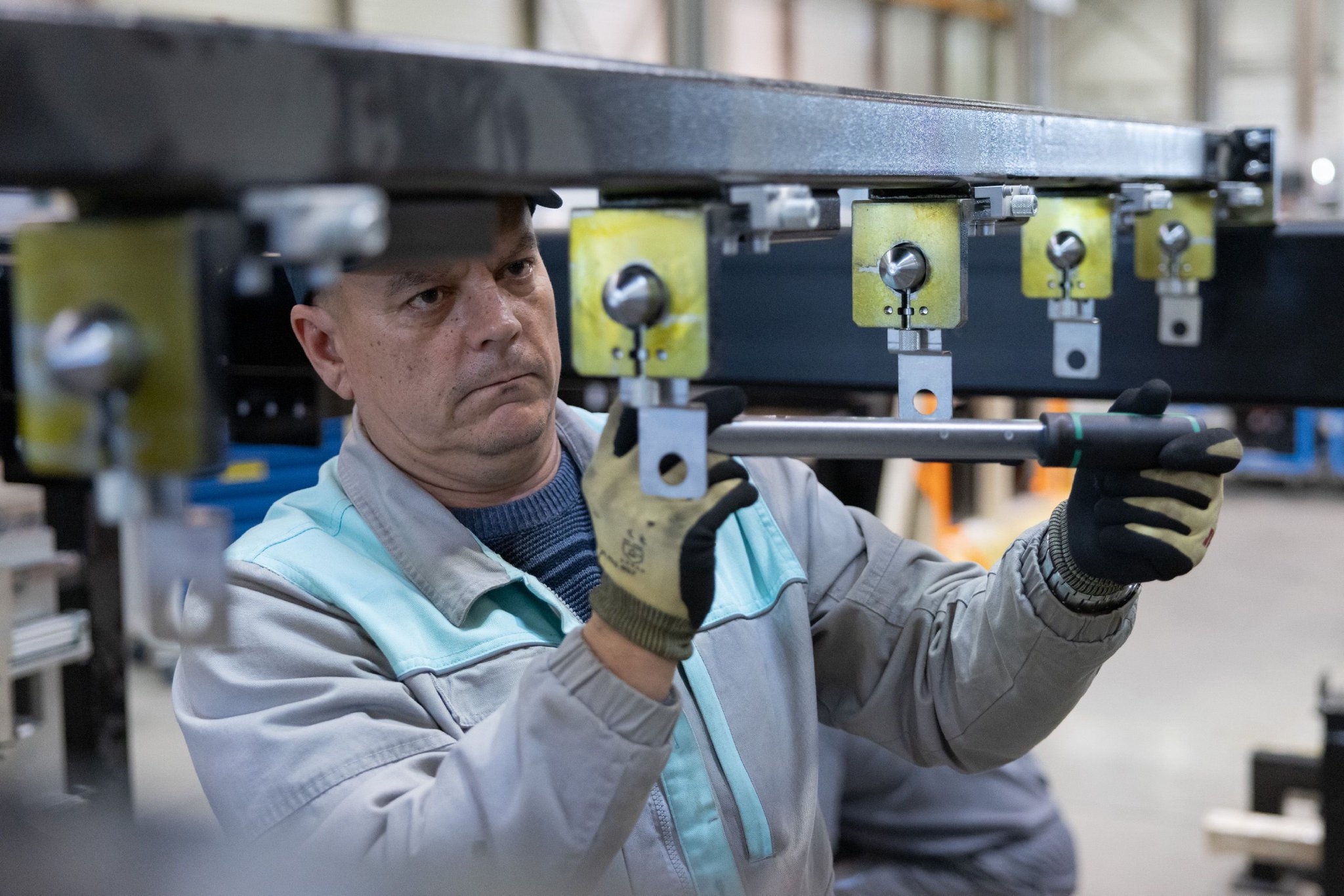 匈牙利总理：德国车企将维持匈牙利工厂运营