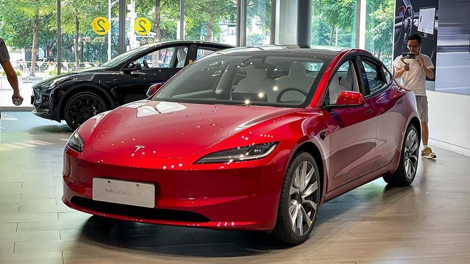 马斯克赌赢特朗普，特斯拉就能卖好车？