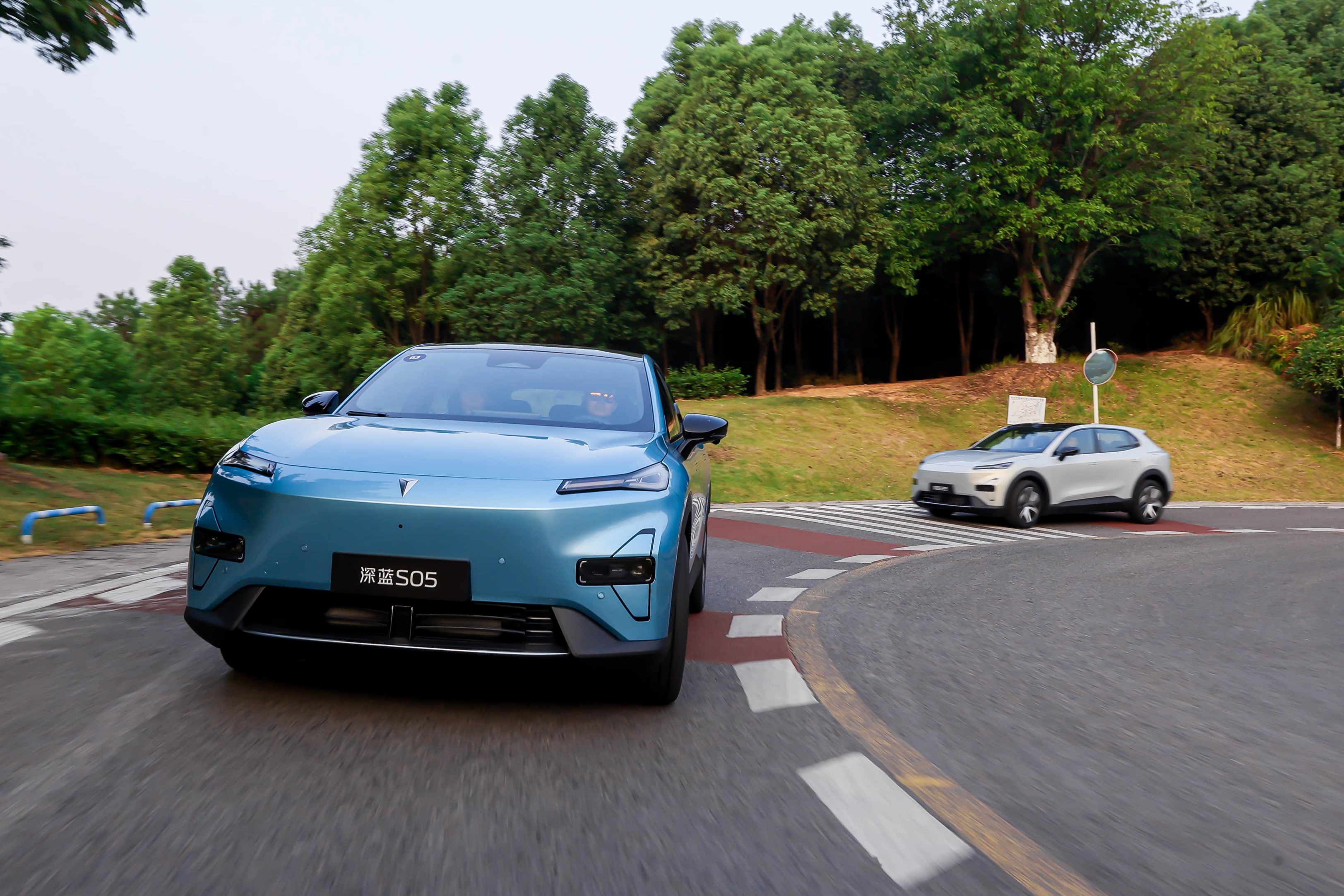 12月第二周销量榜：零跑大涨18%首破万辆，深蓝首进新势力榜前三