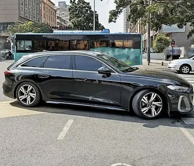 将引入国内市场 全新奥迪A5旅行版实车